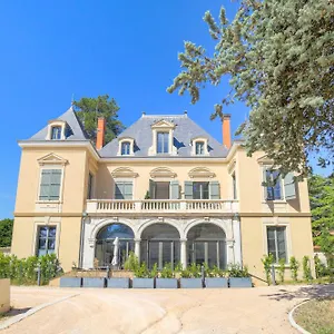 Chateau - 2 - Terrasse & Parking Apartment Ecully