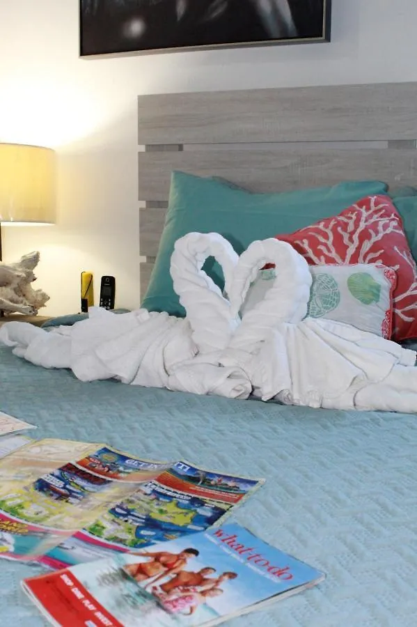 Bell At The Airport Suites Adults Only - Free Airport Transportation Nassau 0*,