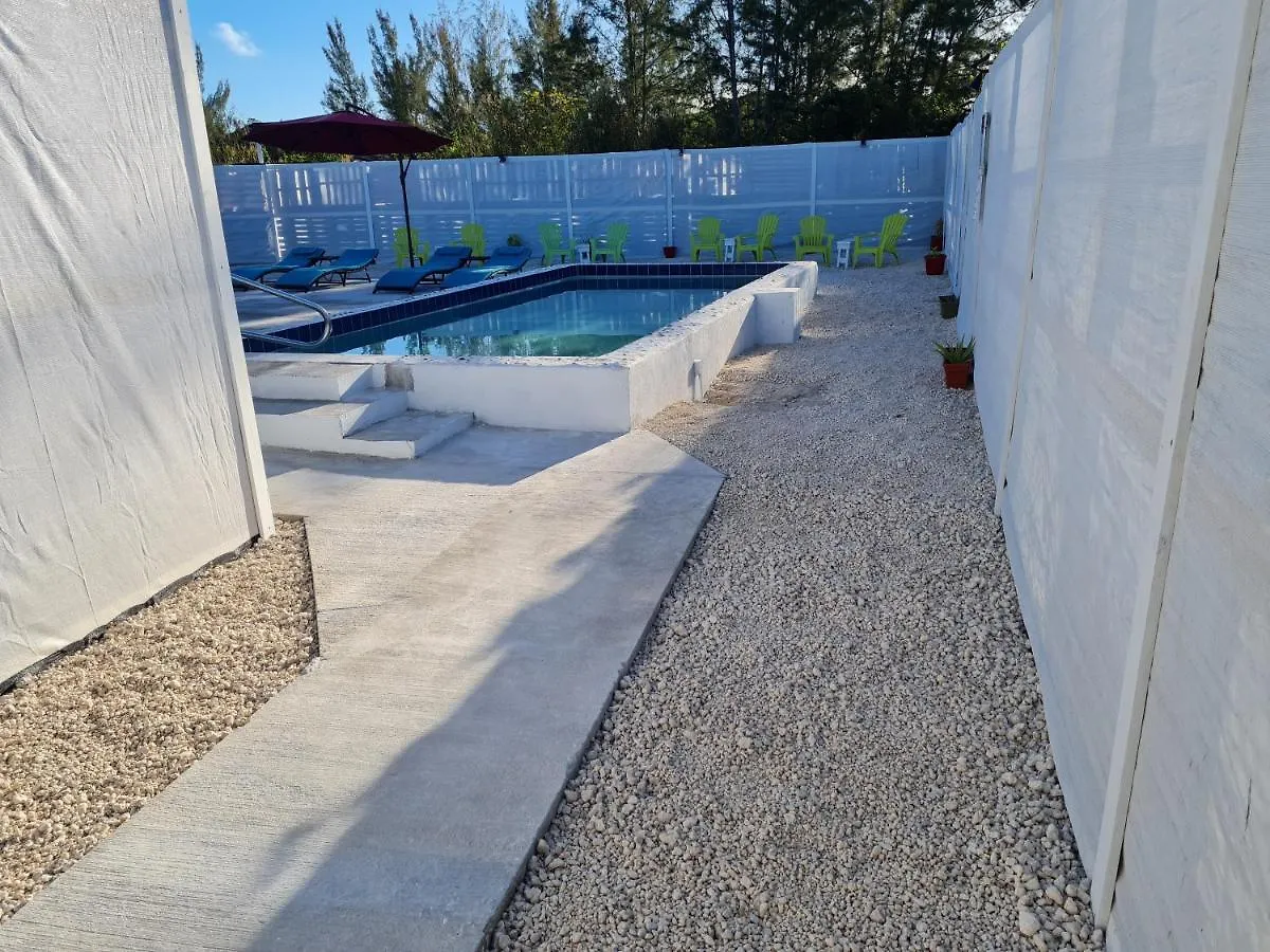 Apartment Bell At The Airport Suites Adults Only - Free Airport Transportation Nassau