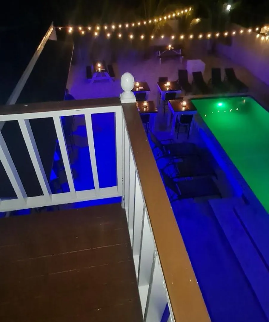 Bell At The Airport Suites Adults Only - Free Airport Transportation Nassau