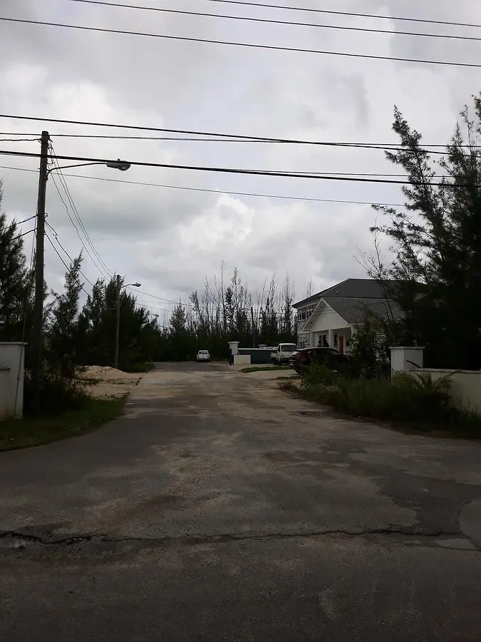Bell At The Airport Suites Adults Only - Free Airport Transportation Nassau