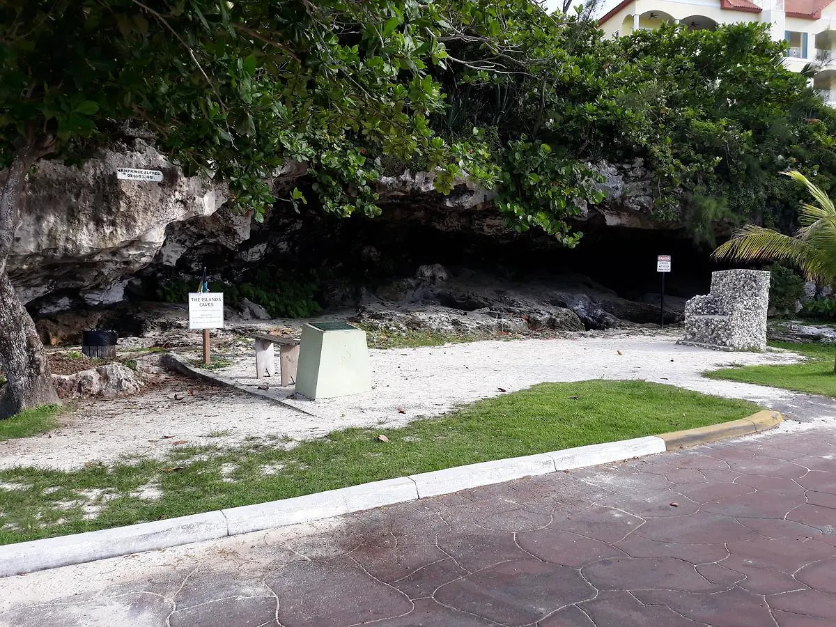 Bell At The Airport Suites Adults Only - Free Airport Transportation Nassau