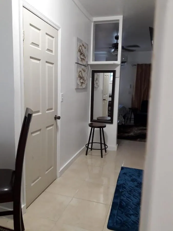 Bell At The Airport Suites Adults Only - Free Airport Transportation Nassau